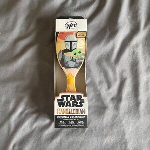 NEW Disney Star Wars The Mandalorian Wet Brush